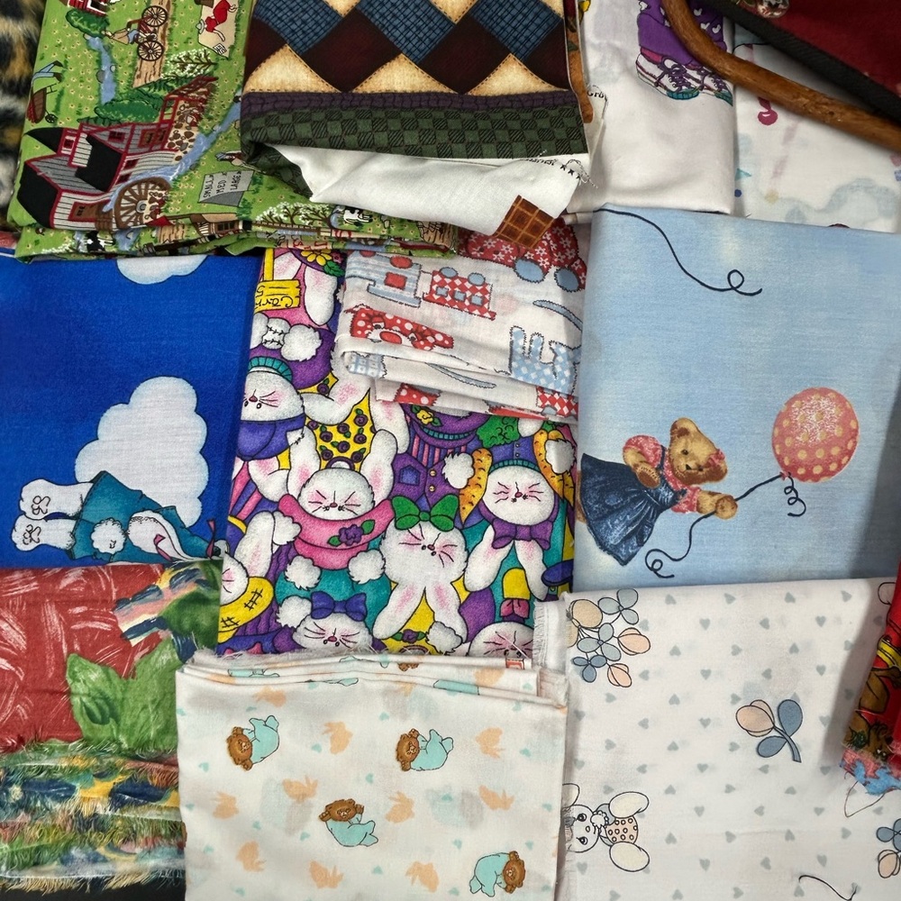 Harvest Themed Quilted Fabric Panel, other vintage fabrics and a sewing caddy.